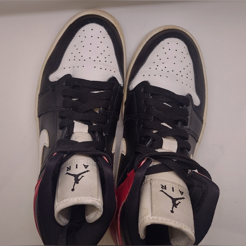 JORDAN 1 Mid "Noble Red" Women's 7 1/2 - Picture 4 of 6